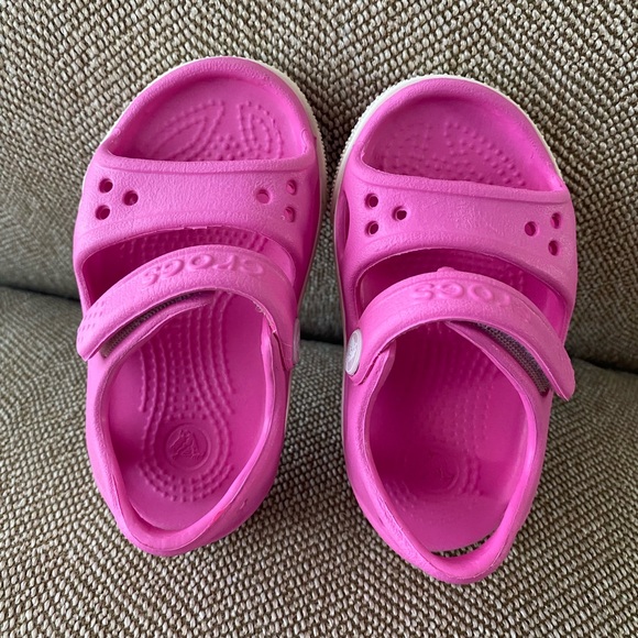 Baby Crocs Pink Velcro Strap Open Toe Sandals. Size 4. EUC. - Picture 10 of 10